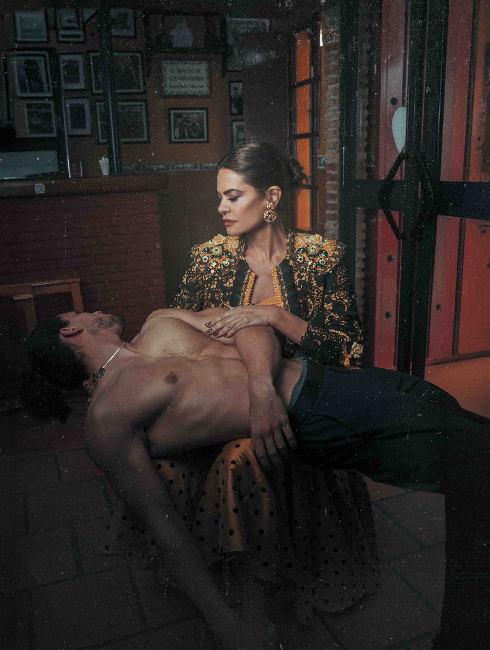Editorial Hola - María José Suárez